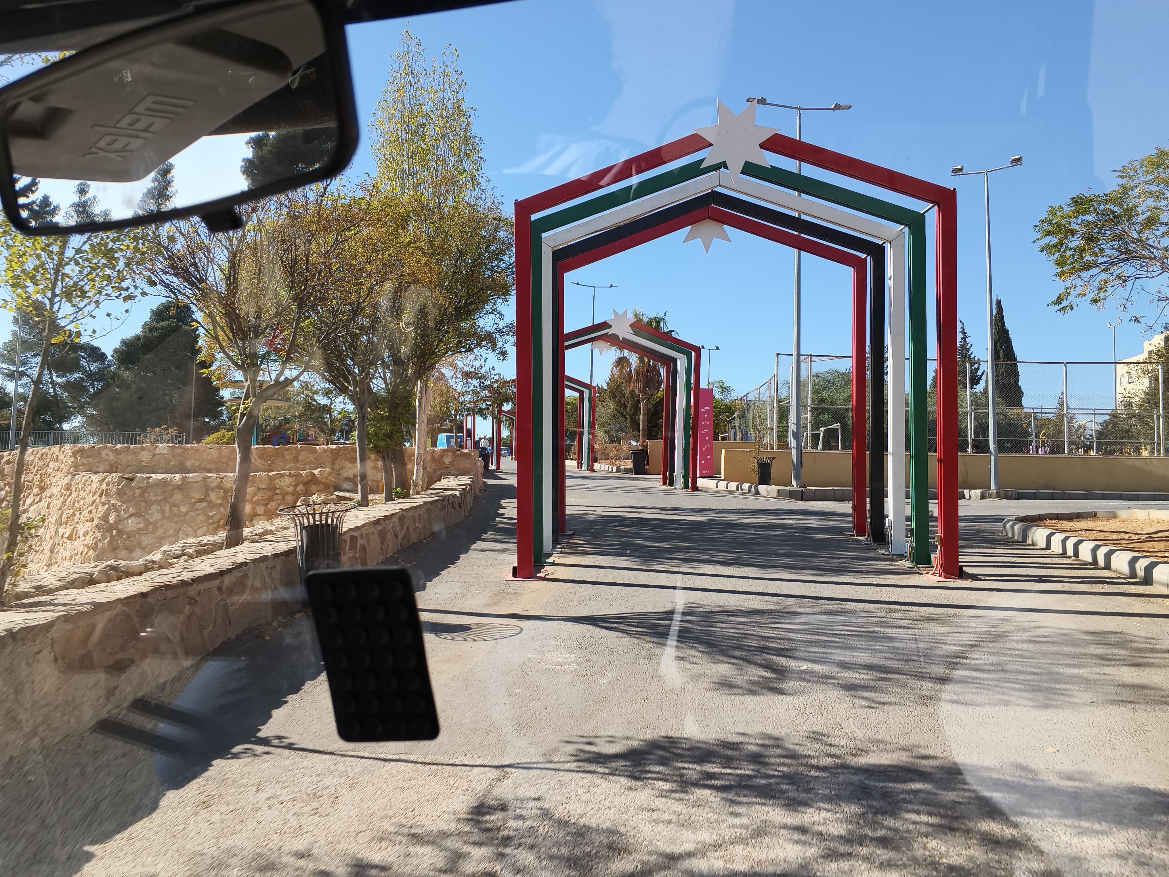 Madar Al-Saa Images 0.48689494146659495