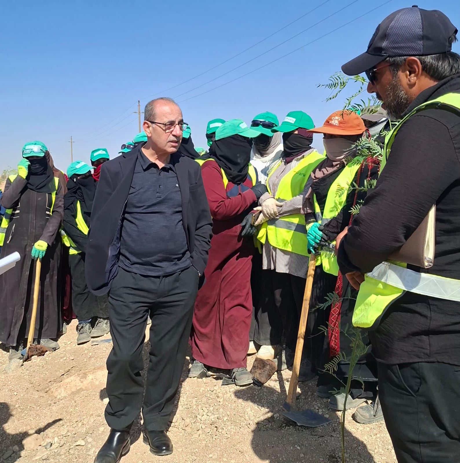 Madar Al-Saa Images 0.8772495631853168