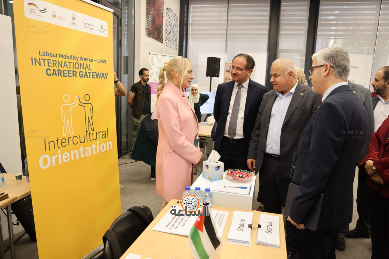 Madar Al-Saa Images 0.37209944130454176