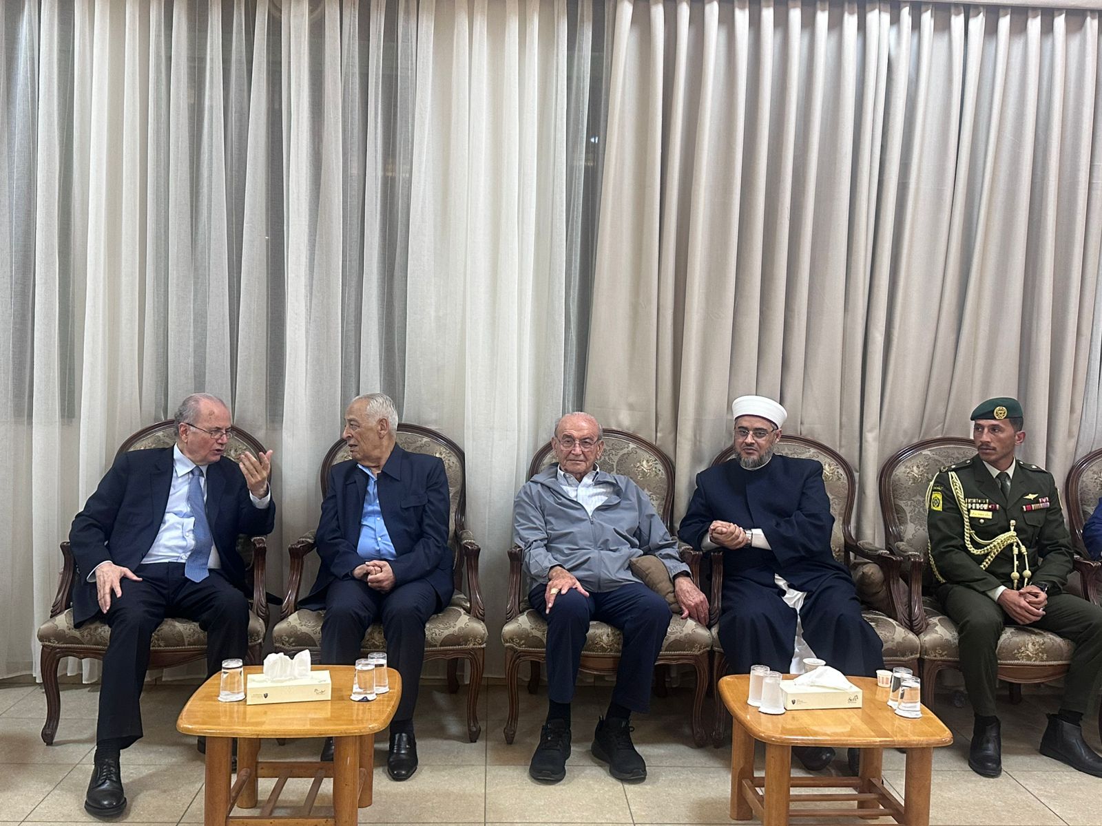 Madar Al-Saa Images 0.3722856151952162