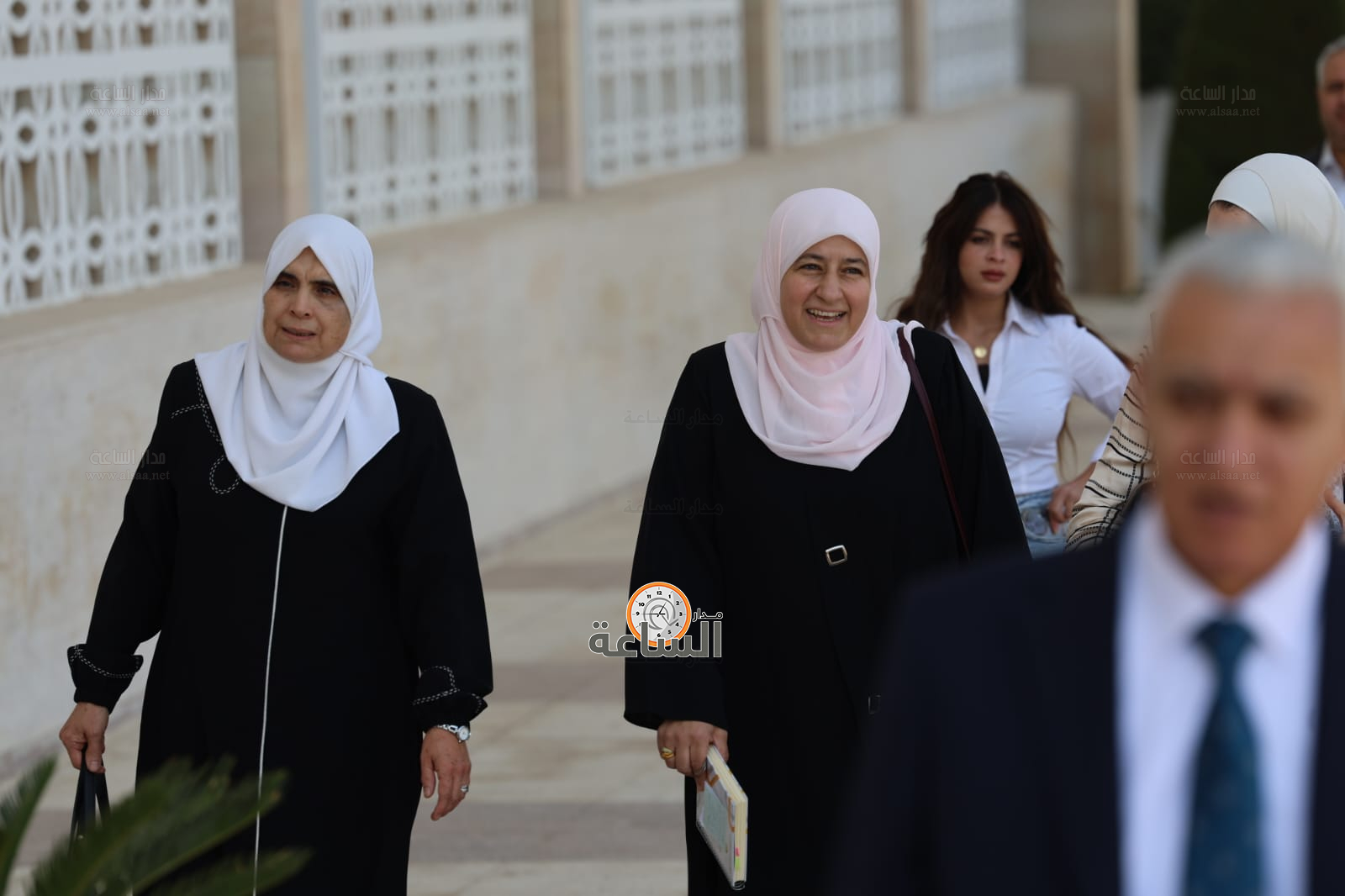 Madar Al-Saa Images 0.13333438436692147