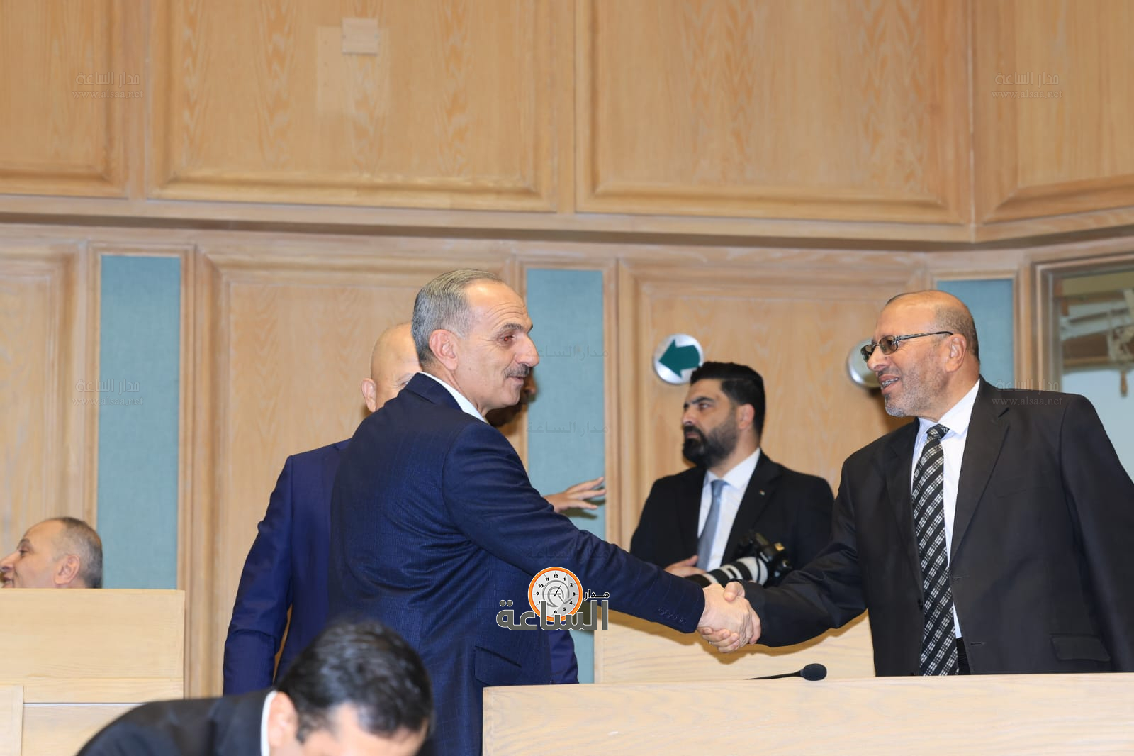 Madar Al-Saa Images 0.4780779618885621