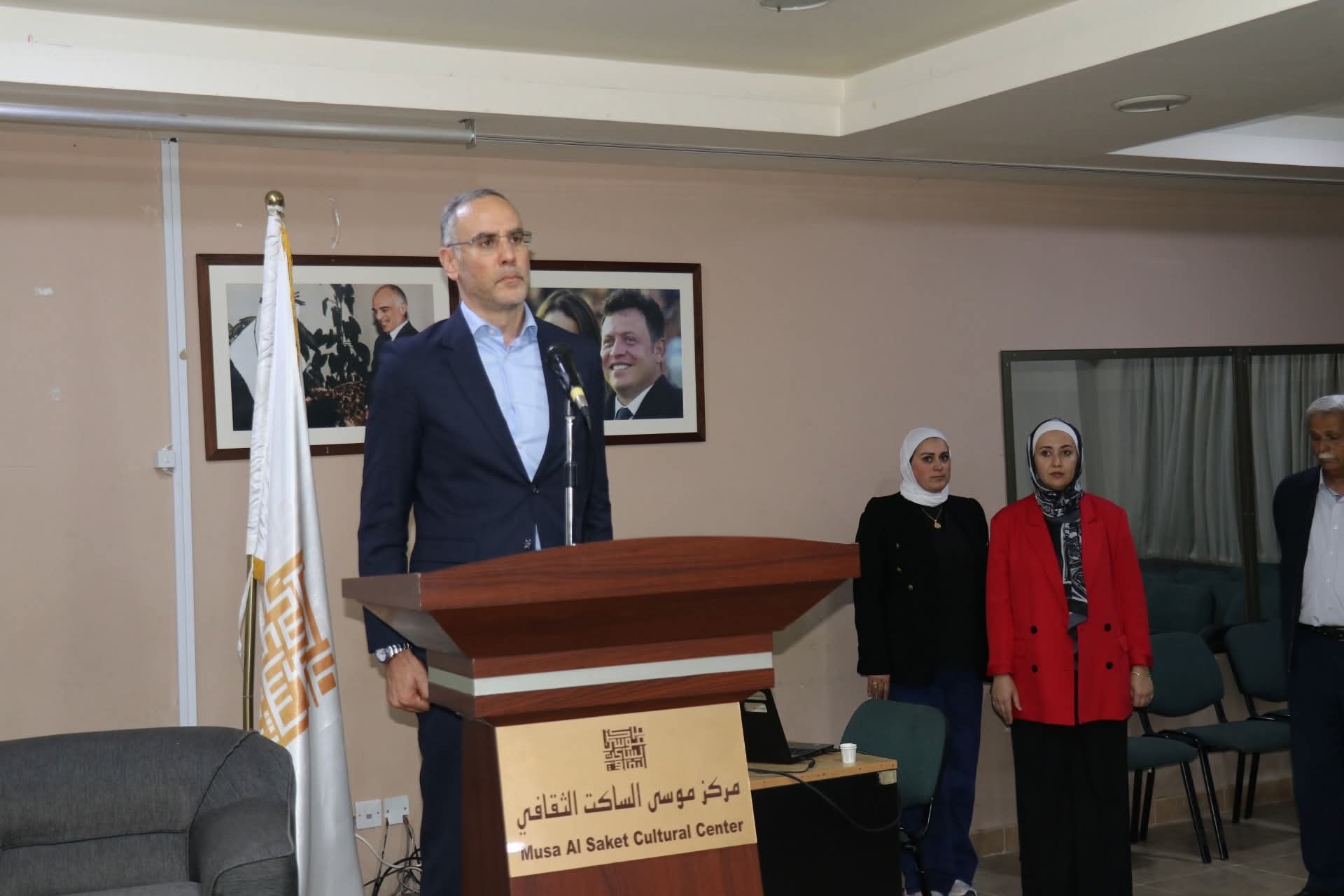 Madar Al-Saa Images 0.9054214138546611