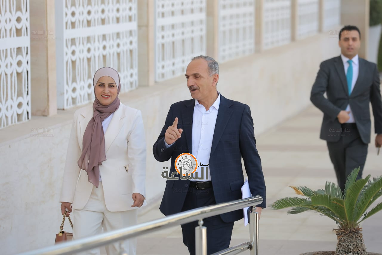 Madar Al-Saa Images 0.6913711543841711