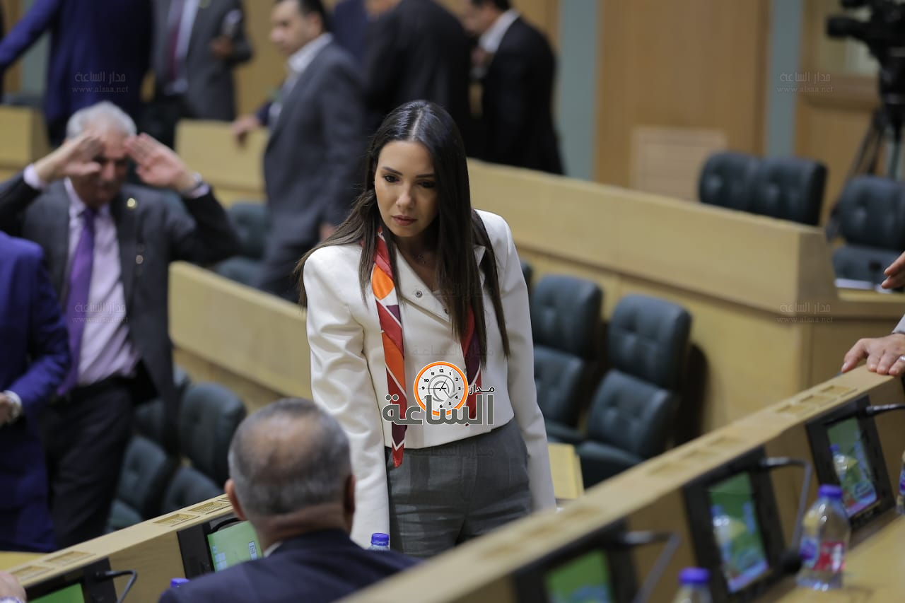 Madar Al-Saa Images 0.3603762842935857