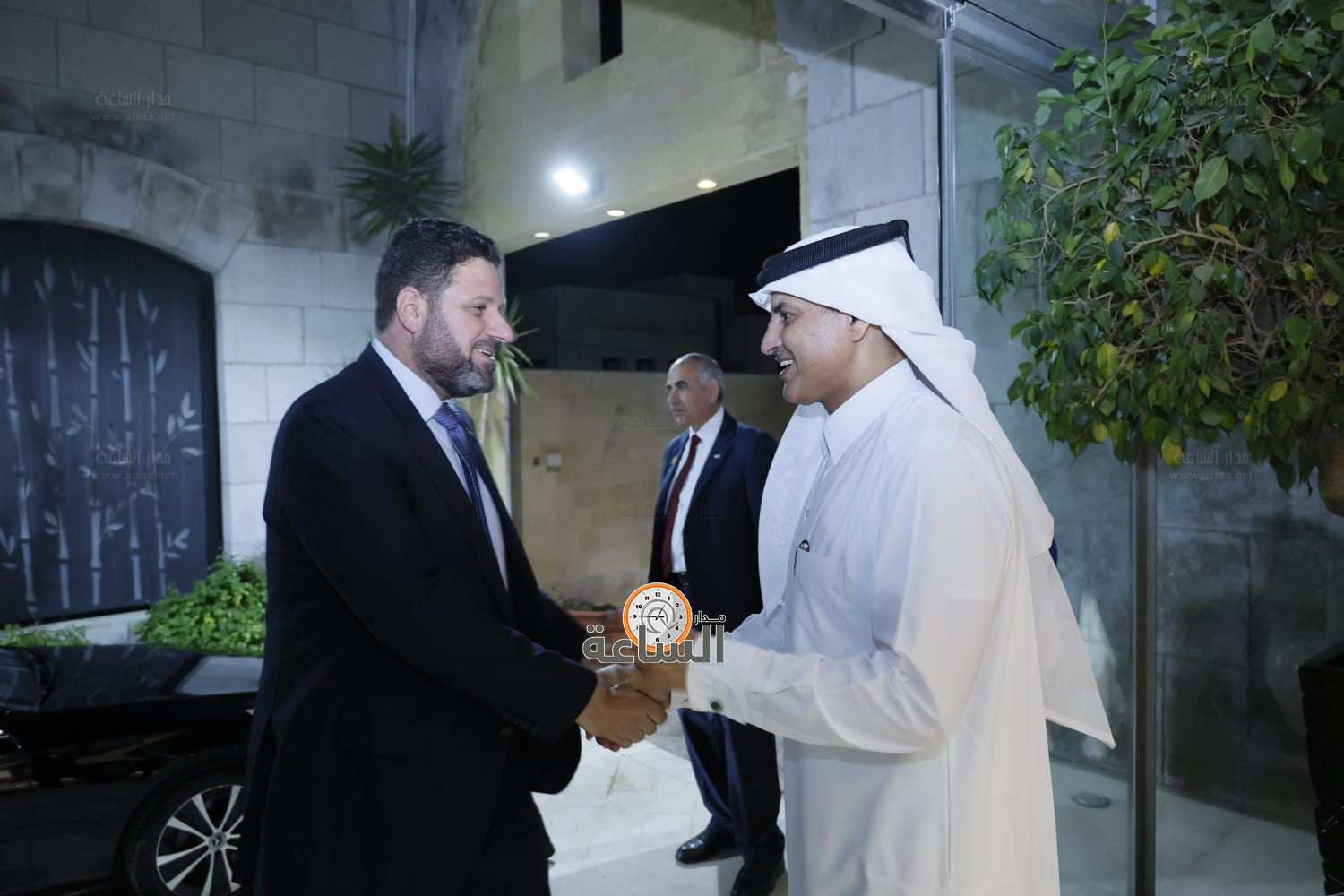 Madar Al-Saa Images 0.8945699388413867