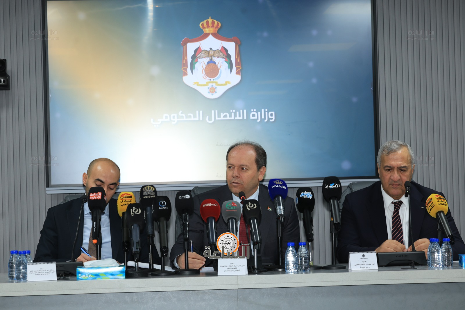 Madar Al-Saa Images 0.3369282613144242