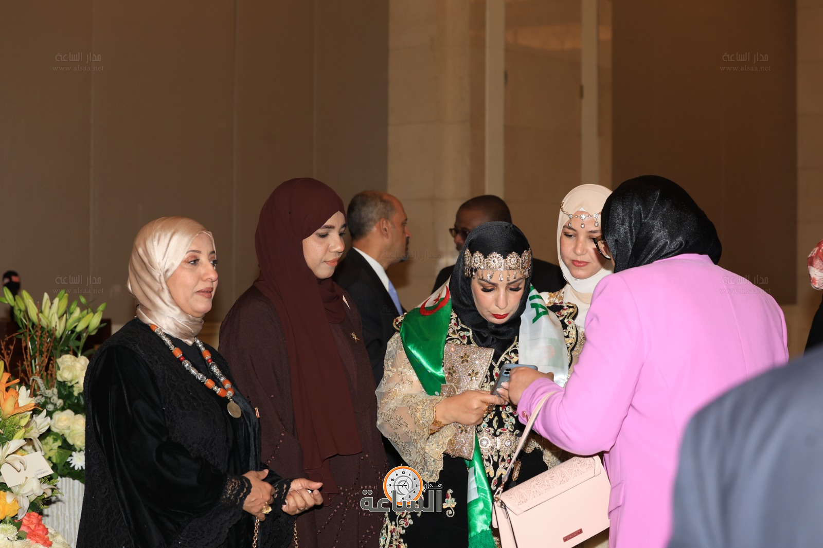 Madar Al-Saa Images 0.7588656404934673