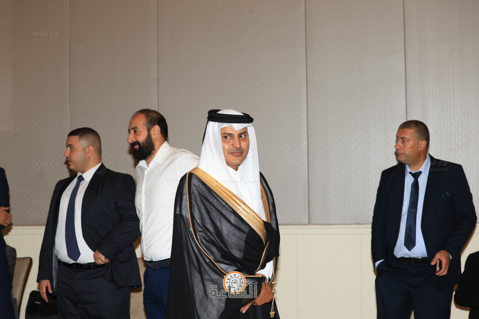 Madar Al-Saa Images 0.6262319639000246