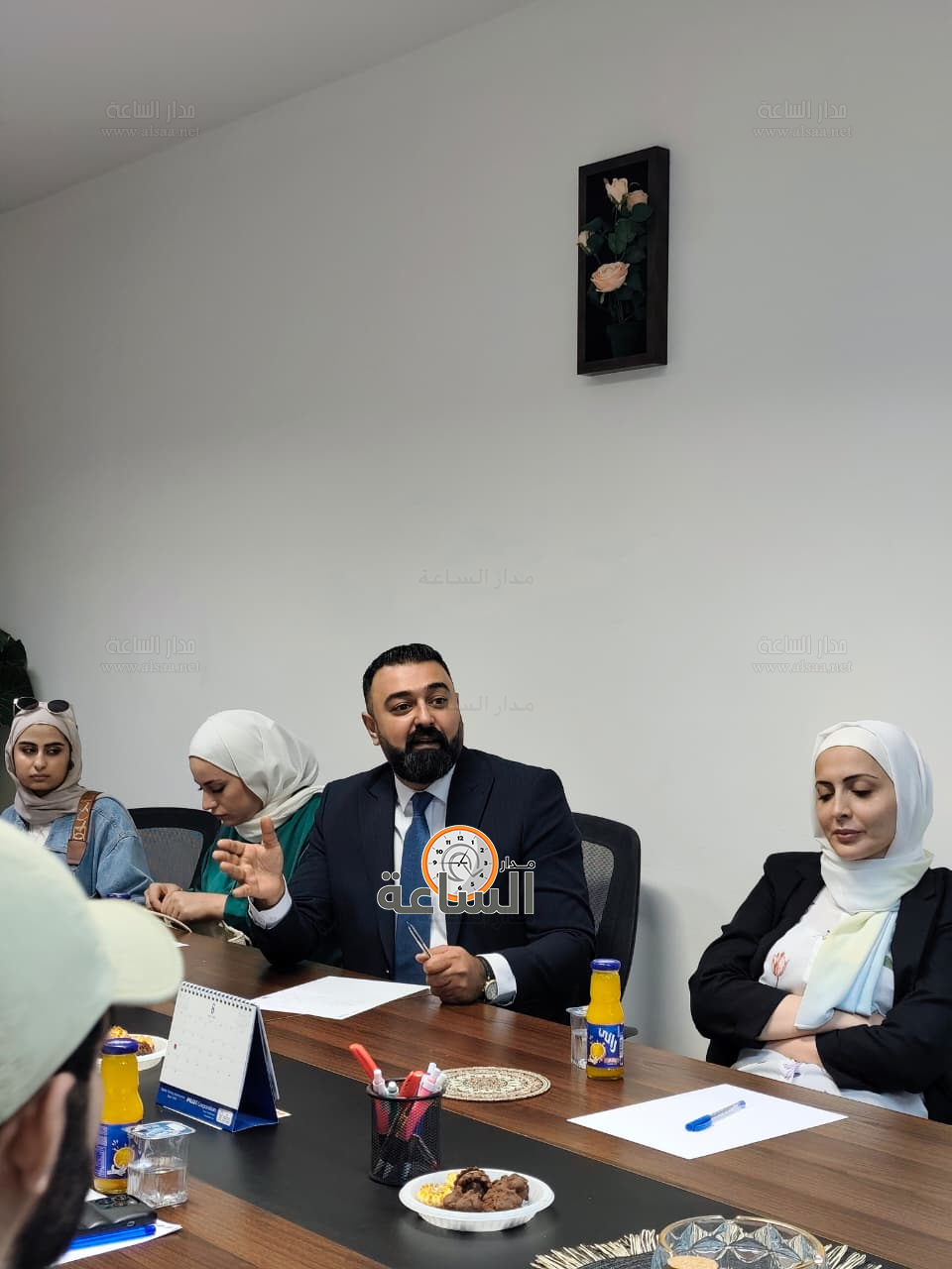 Madar Al-Saa Images 0.05952061609749204