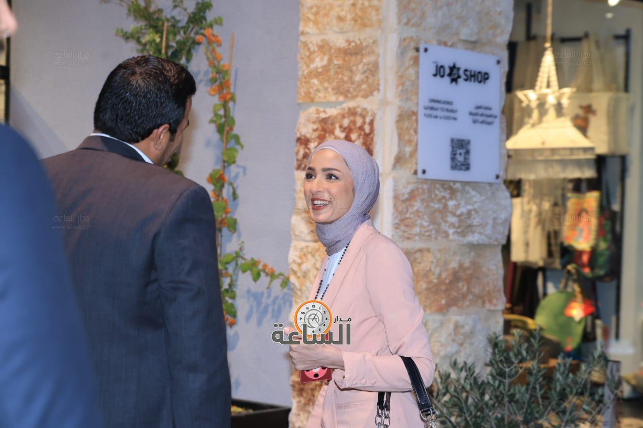 Madar Al-Saa Images 0.40489655412609726