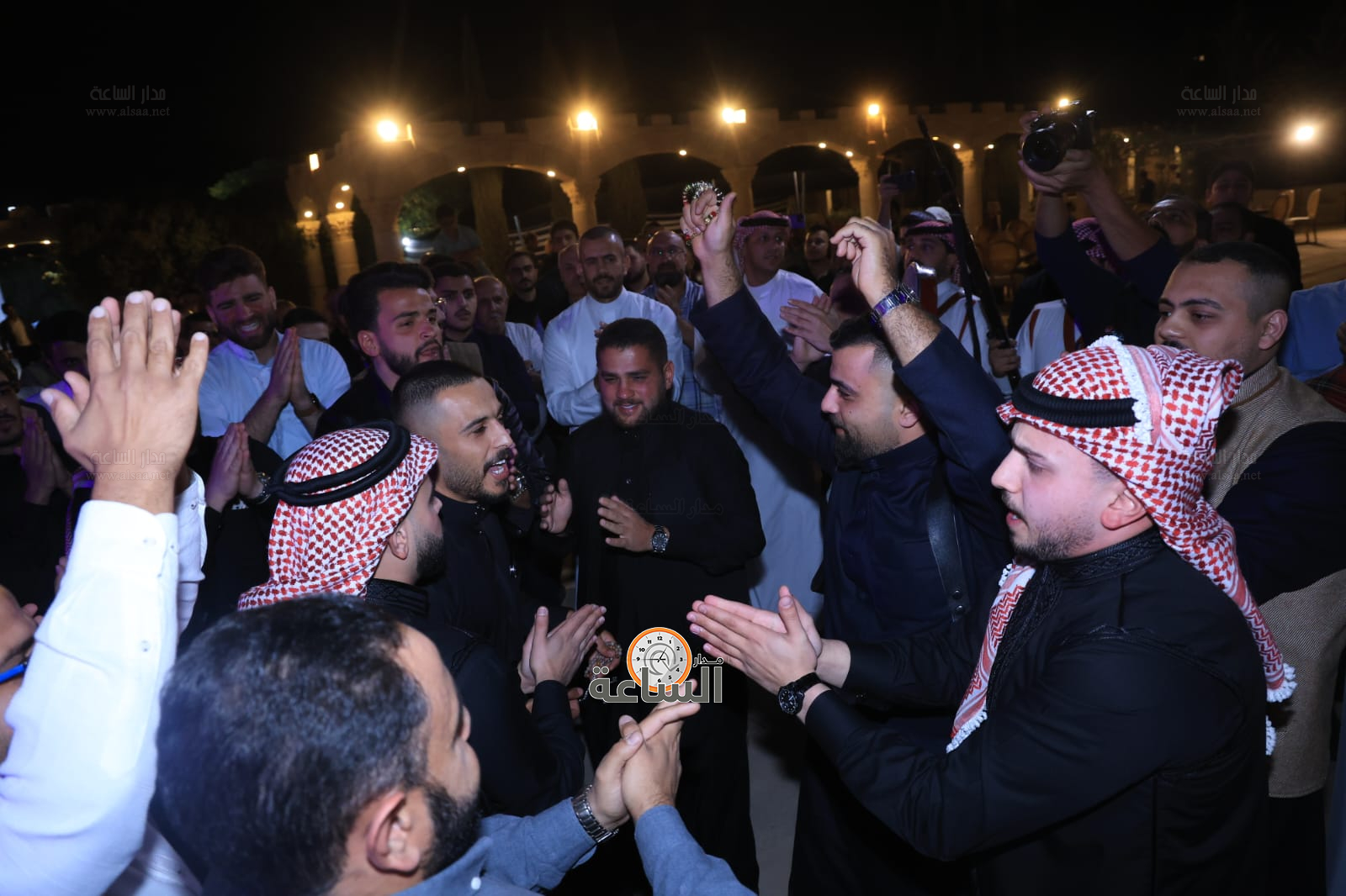 Madar Al-Saa Images 0.880936109068912