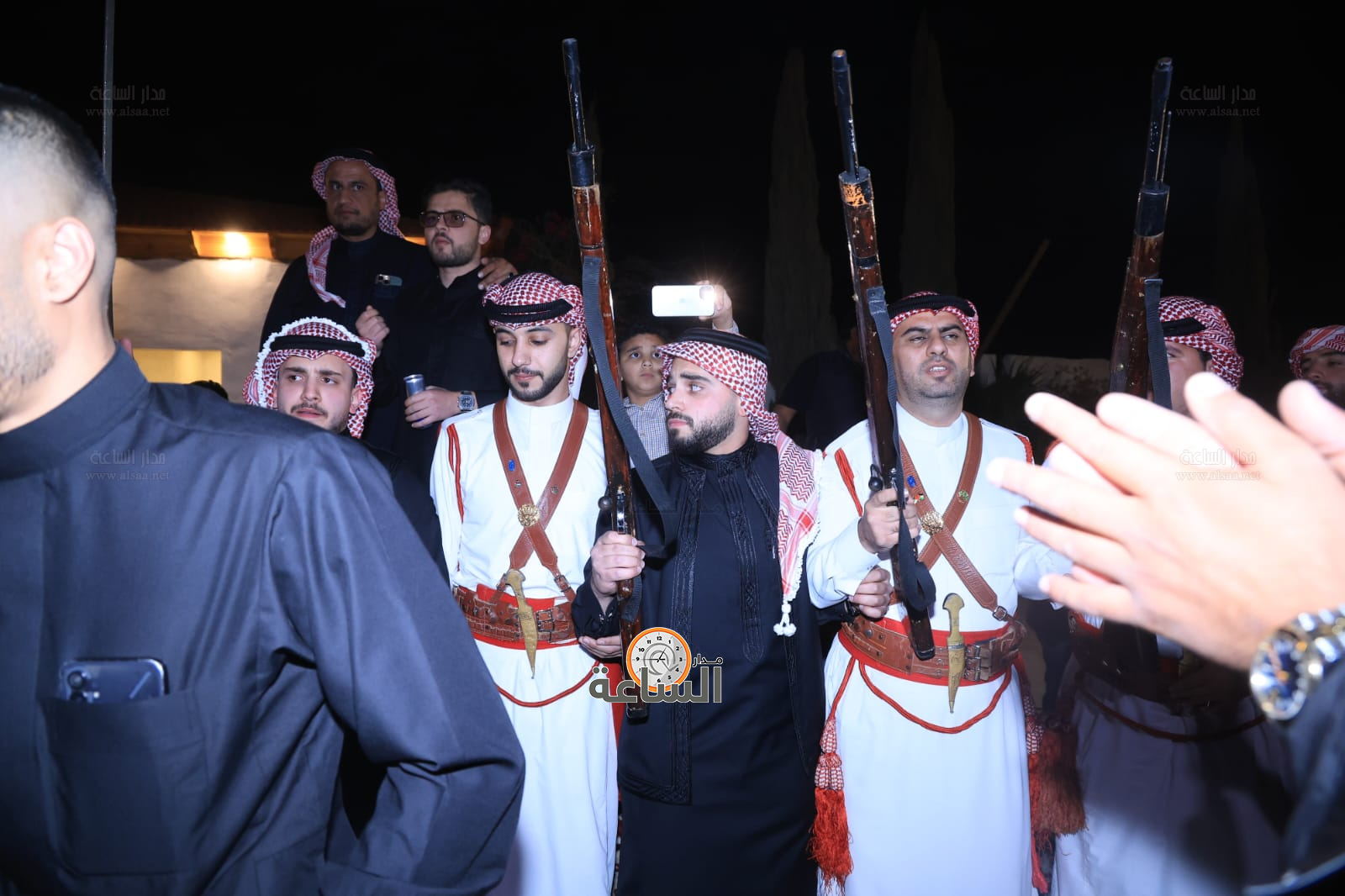 Madar Al-Saa Images 0.4325497538514209