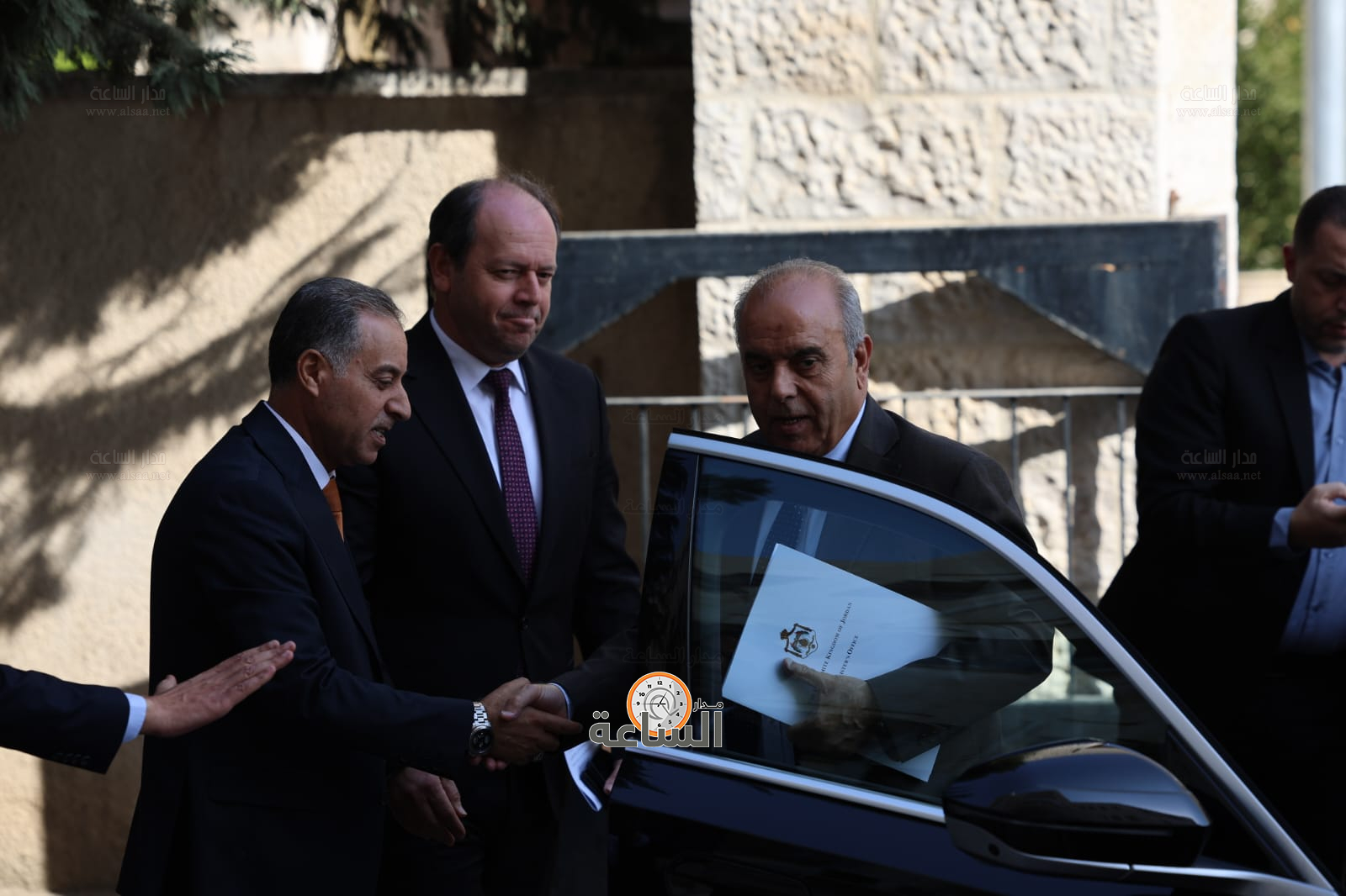 Madar Al-Saa Images 0.1557291272260969