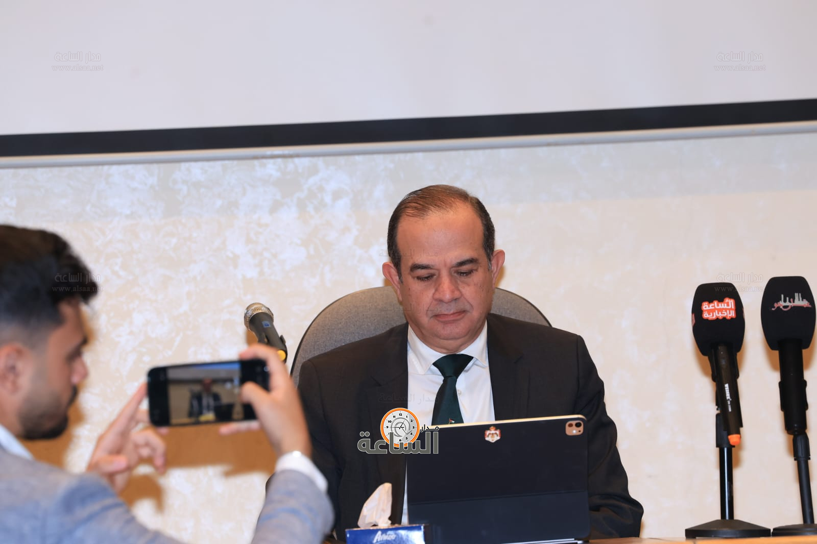 Madar Al-Saa Images 0.023982669628960784