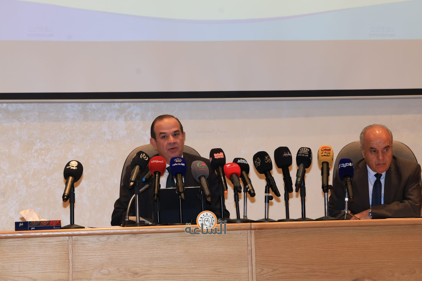 Madar Al-Saa Images 0.12579532734062082