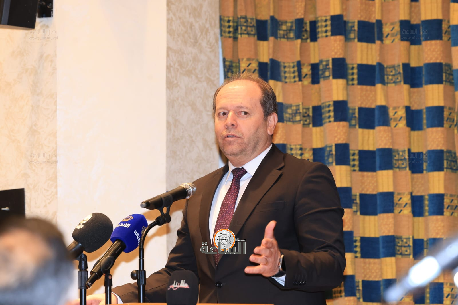 Madar Al-Saa Images 0.18698118816683174