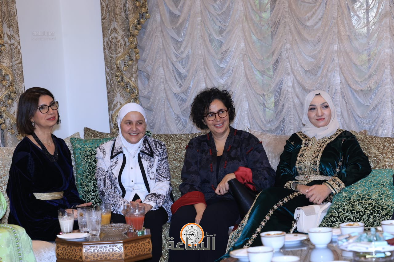 Madar Al-Saa Images 0.9030578638600126