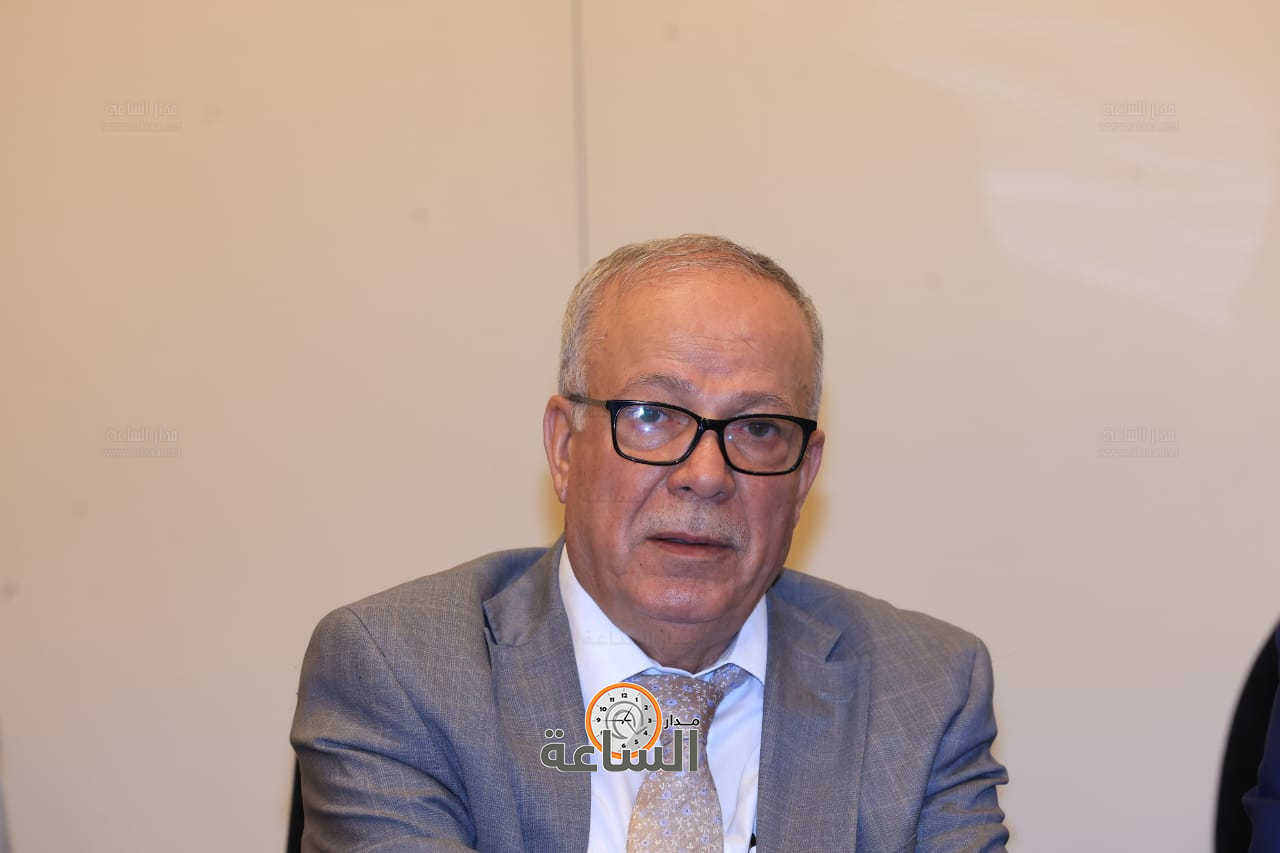 Madar Al-Saa Images 0.5279198241336304