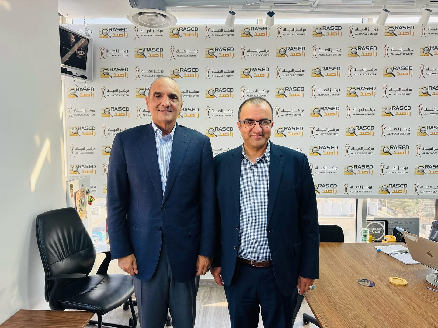 Madar Al-Saa Images 0.012772345251161776