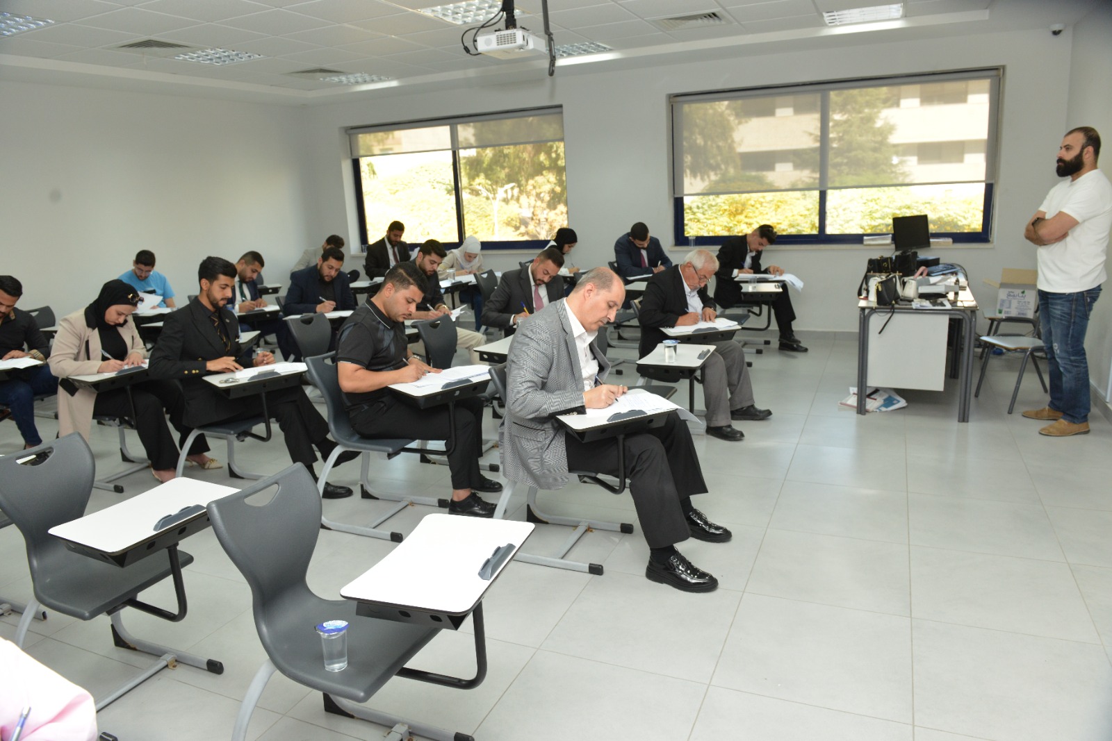 Madar Al-Saa Images 0.6594084885188095