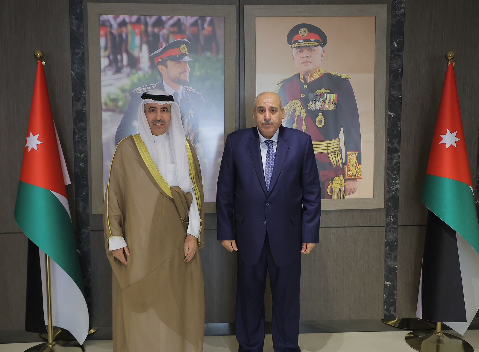 Madar Al-Saa Images 0.060613570133753125