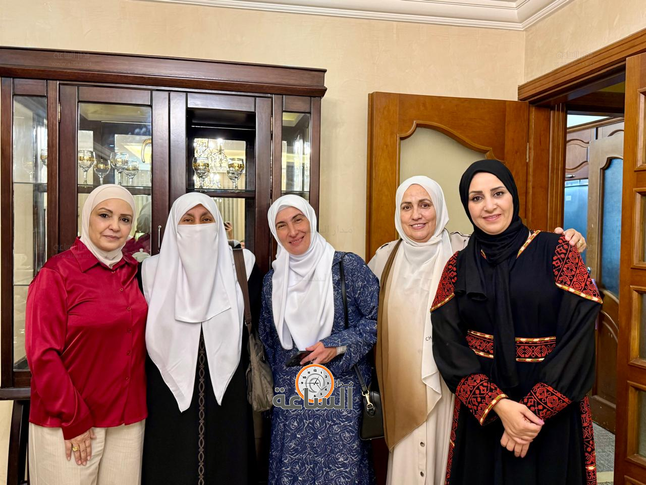 Madar Al-Saa Images 0.3829642185326424