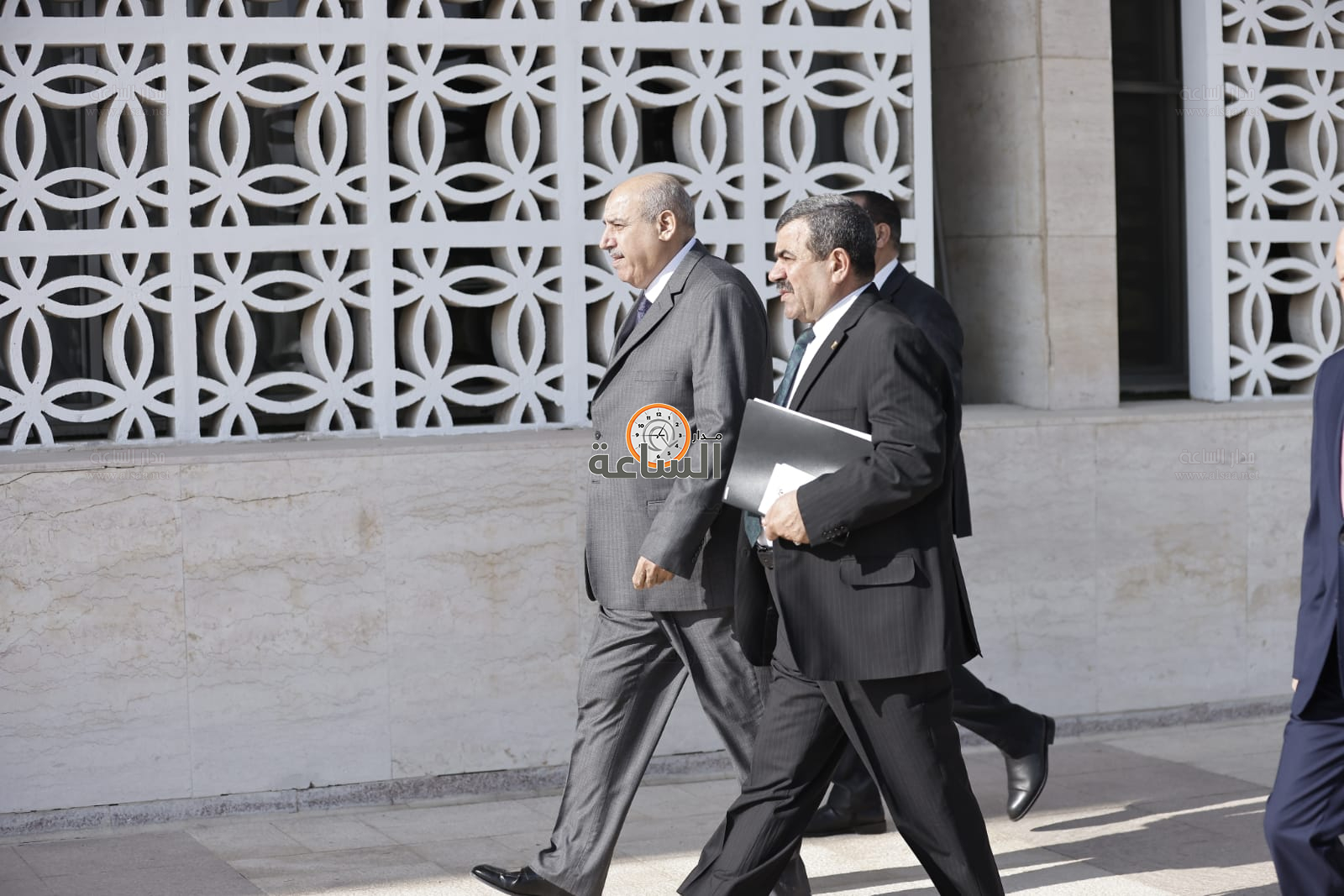 Madar Al-Saa Images 0.8003052789087078