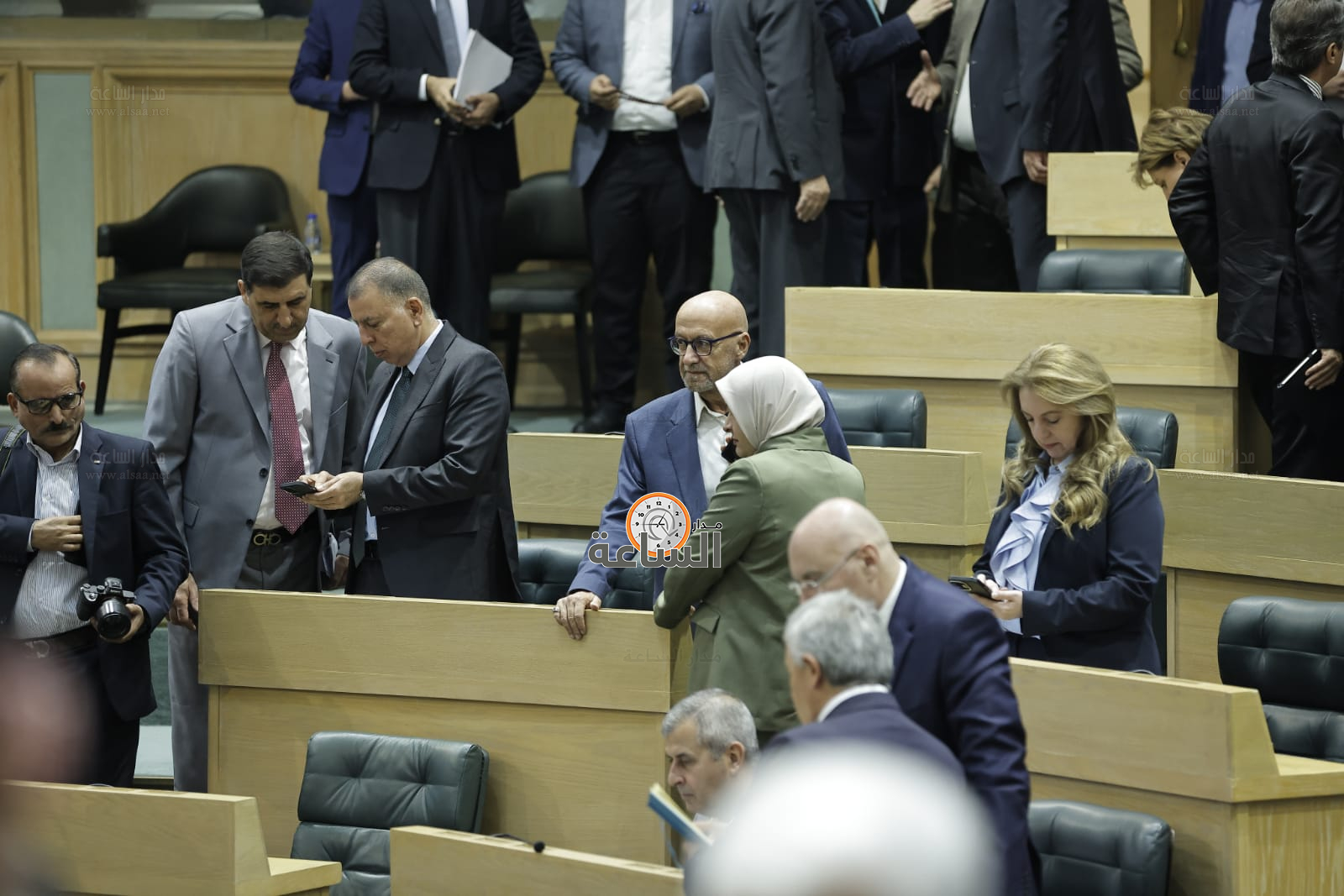 Madar Al-Saa Images 0.953584618889212