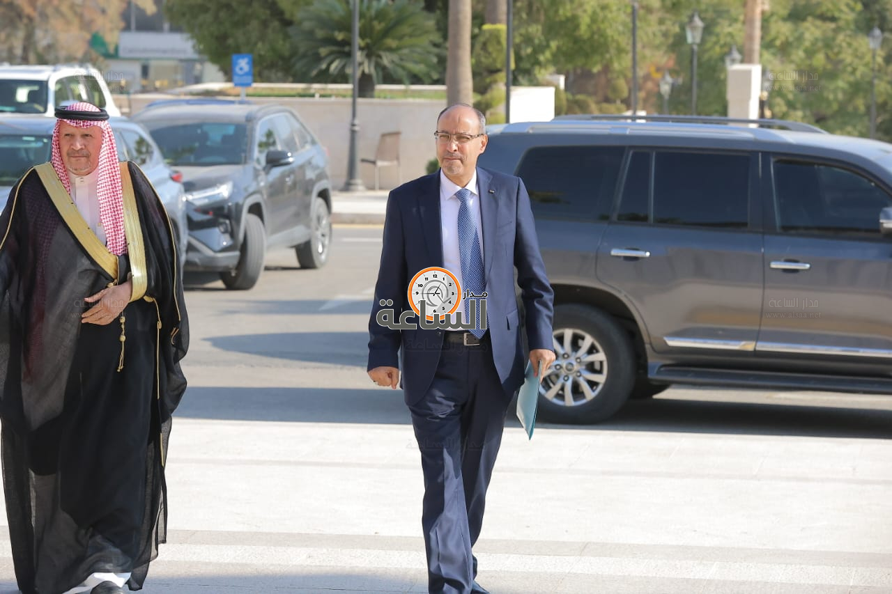 Madar Al-Saa Images 0.8053112128771003