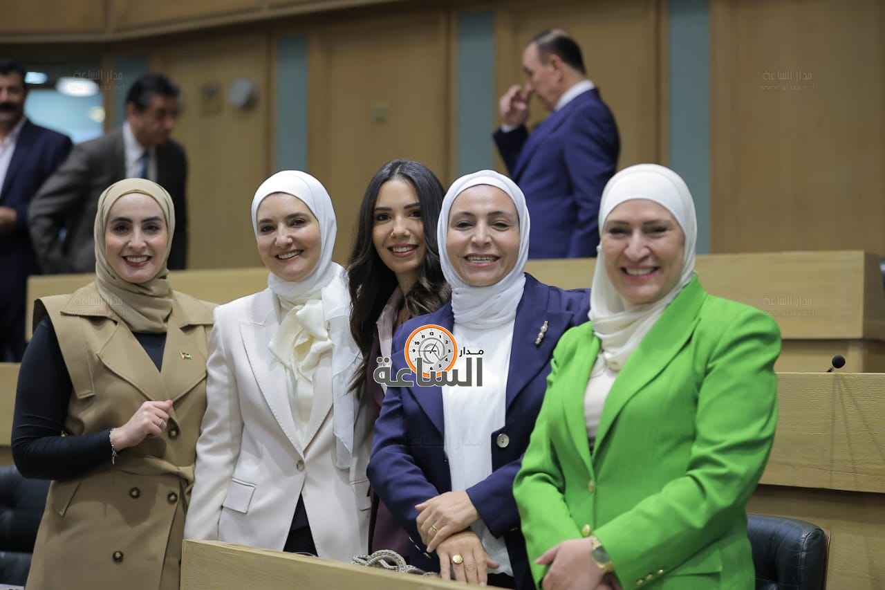 Madar Al-Saa Images 0.5804359785816349