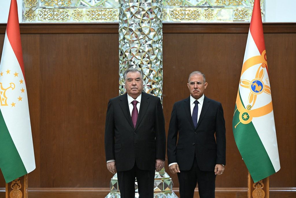 Madar Al-Saa Images 0.1678608203452111