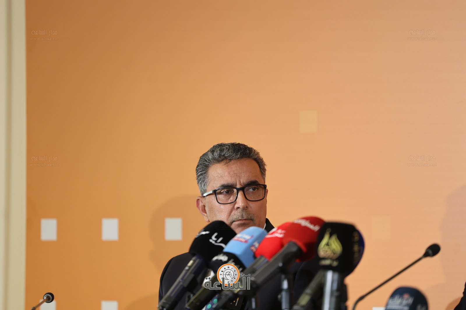 Madar Al-Saa Images 0.7560463408144272