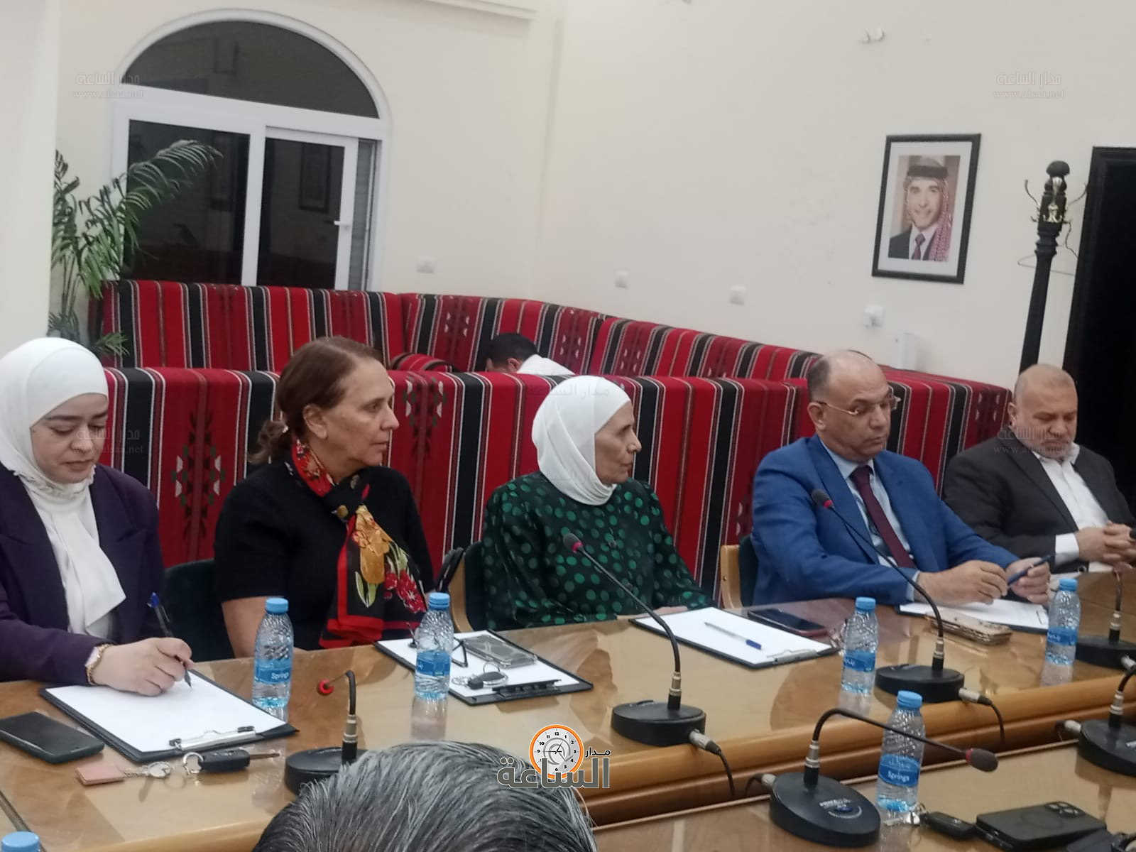 Madar Al-Saa Images 0.8140251235918435