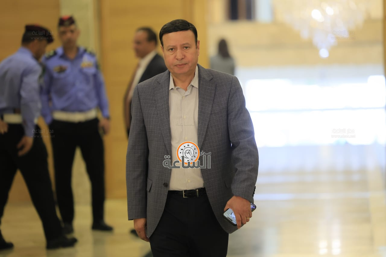 Madar Al-Saa Images 0.2853858653836109