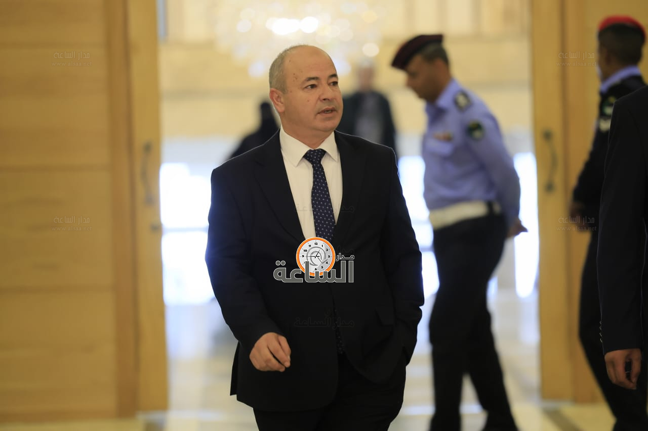 Madar Al-Saa Images 0.397422657845957