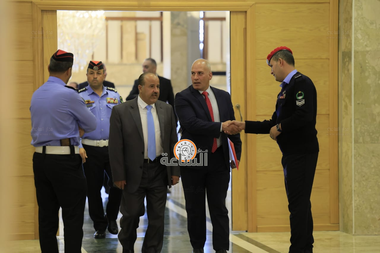 Madar Al-Saa Images 0.12488724757449843