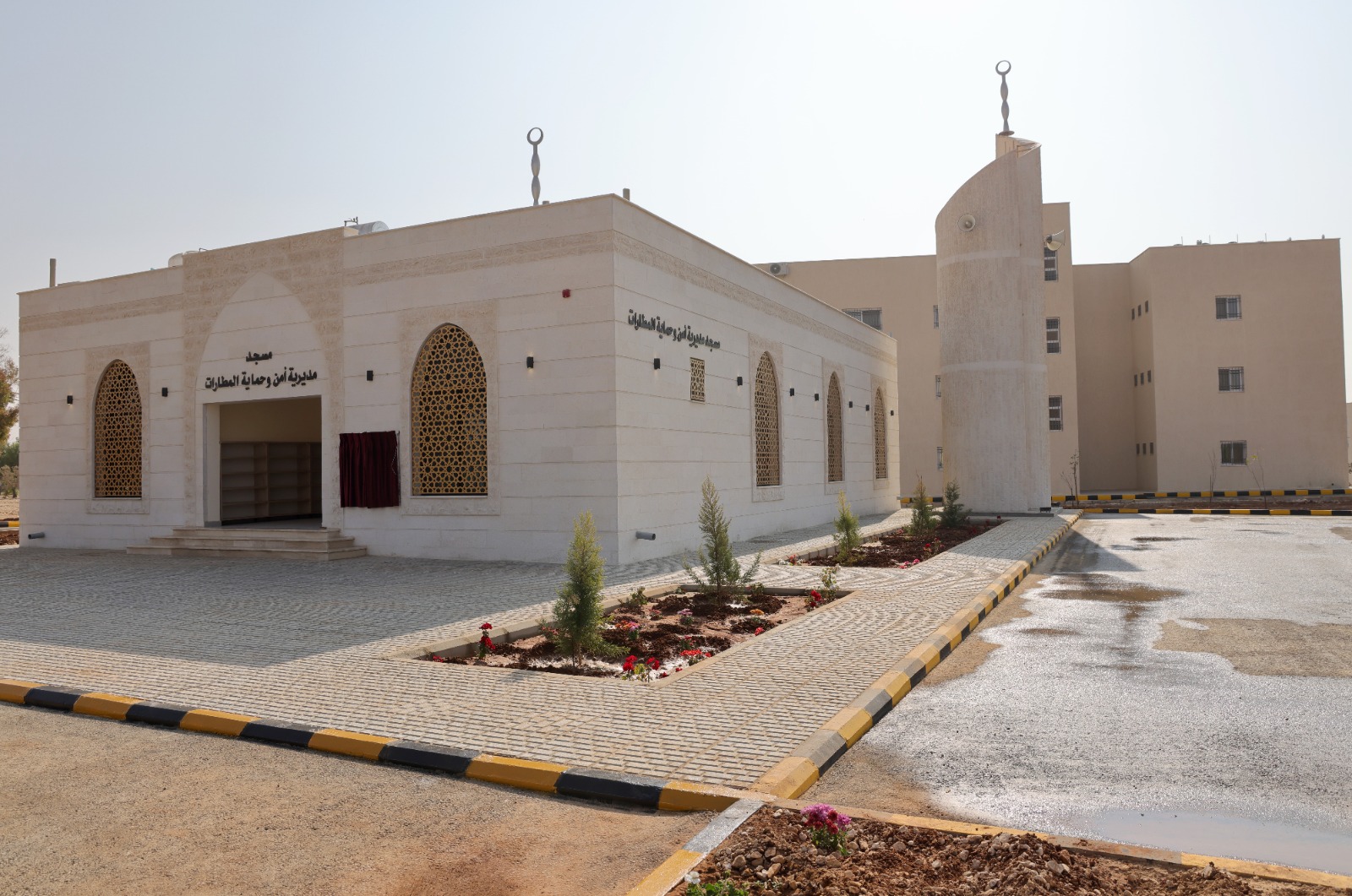 Madar Al-Saa Images 0.394882357971604