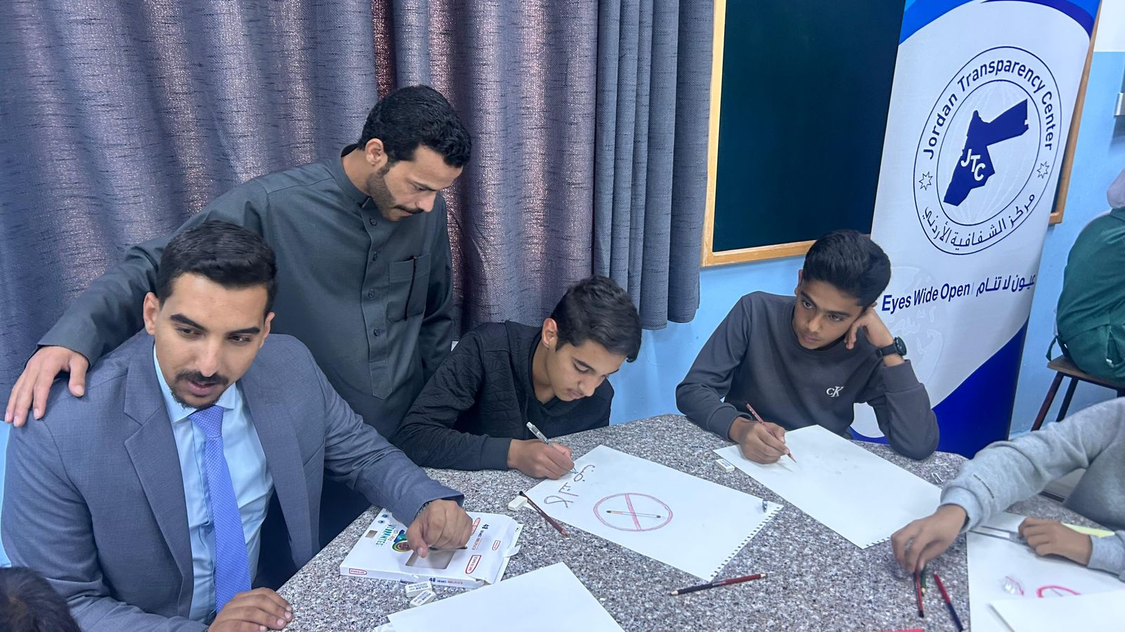 Madar Al-Saa Images 0.2857506712953204