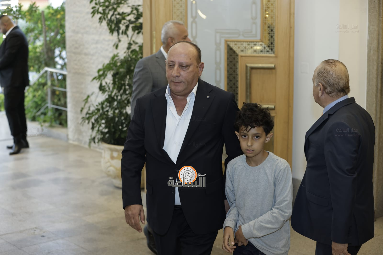 Madar Al-Saa Images 0.44568352811594303