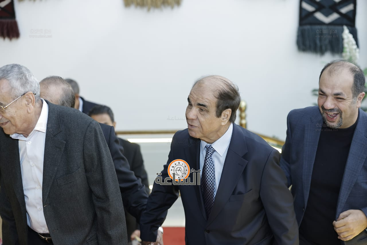 Madar Al-Saa Images 0.6094361313038209