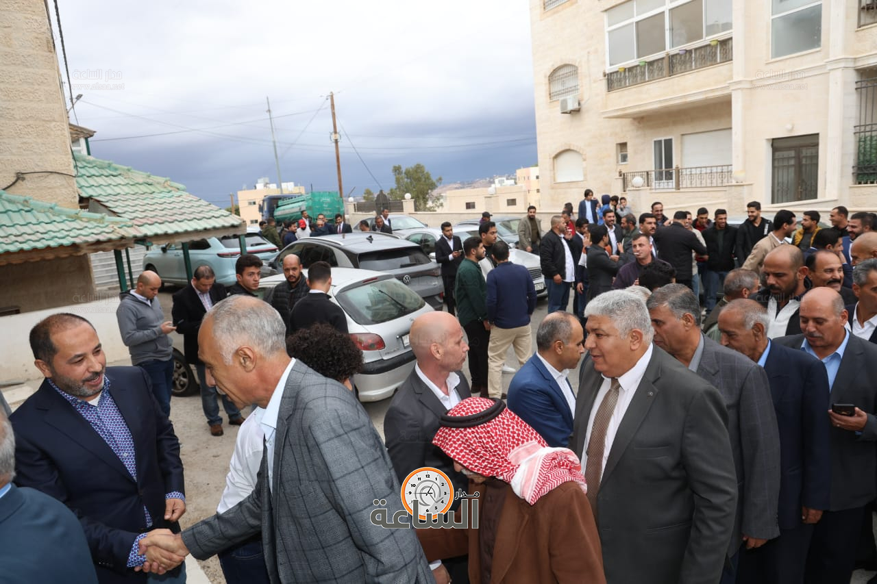 Madar Al-Saa Images 0.3839373267842269