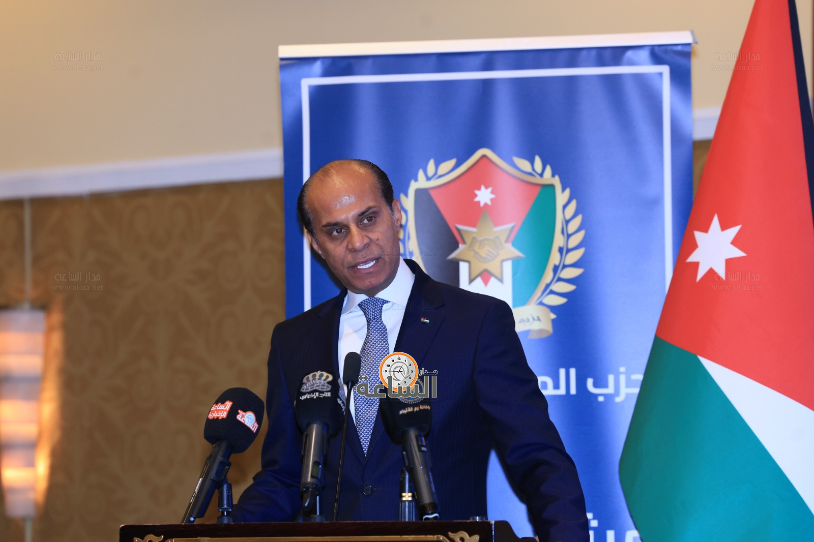 Madar Al-Saa Images 0.04565595792943311