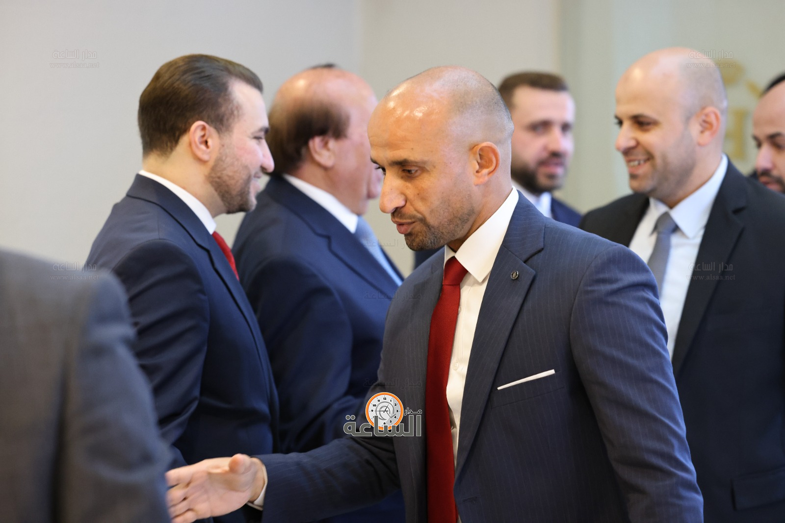 Madar Al-Saa Images 0.8999756293659744