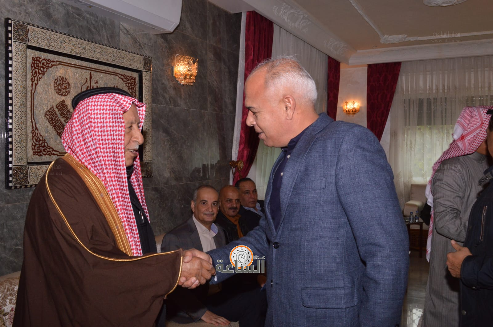 Madar Al-Saa Images 0.17446610650161287