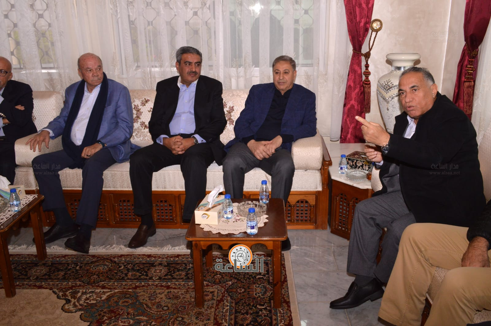 Madar Al-Saa Images 0.9553937093434497