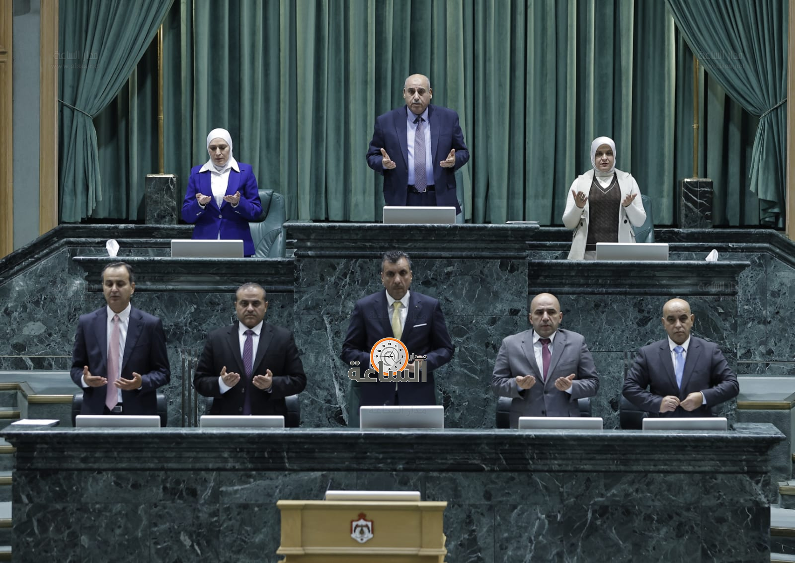 Madar Al-Saa Images 0.7498257407190901