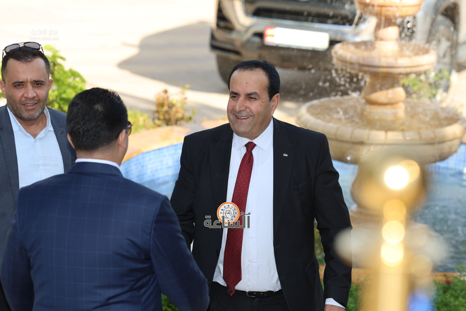 Madar Al-Saa Images 0.42738157437012214