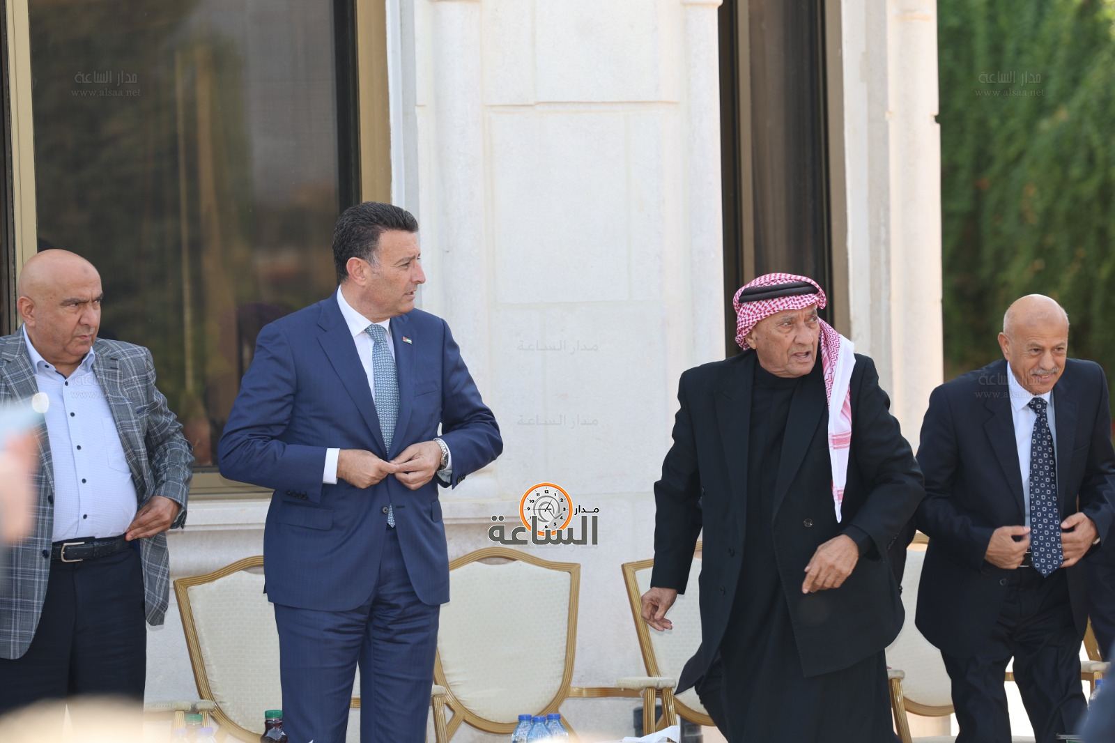 Madar Al-Saa Images 0.8771337000183499