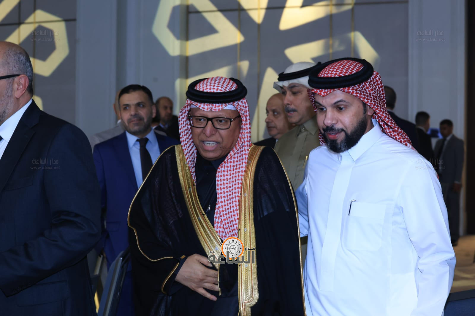 Madar Al-Saa Images 0.8753548737354282